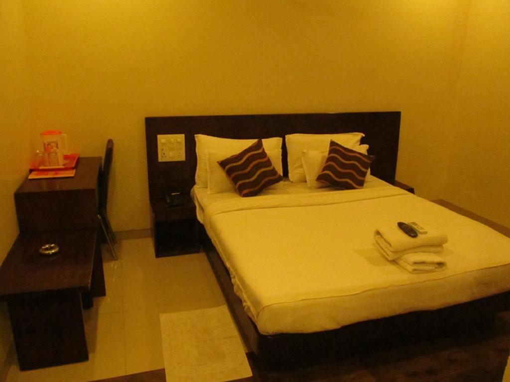 Hotel Sai Regency Daman Exterior photo