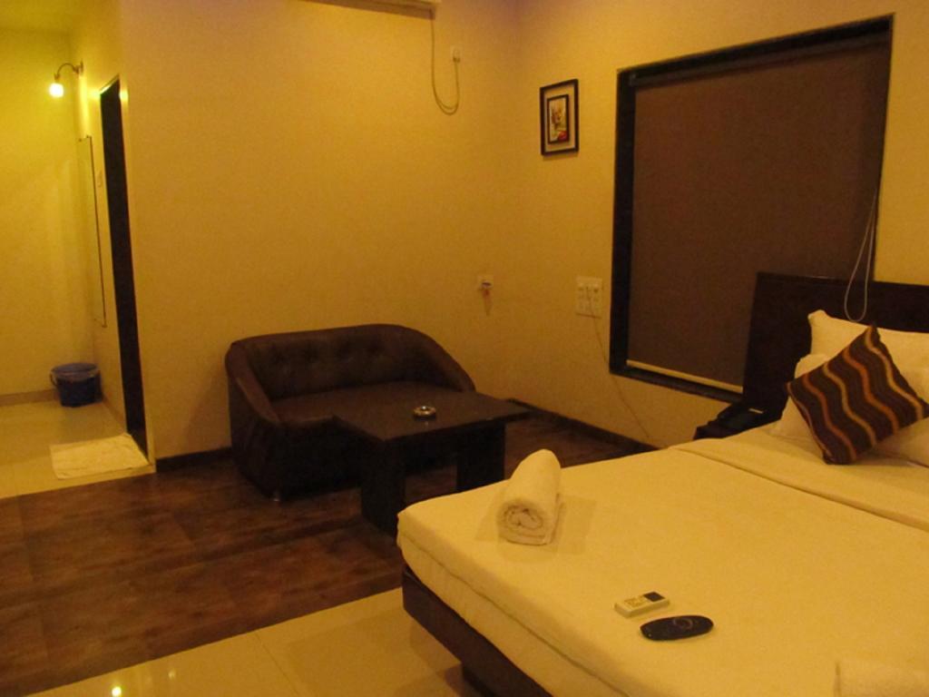 Hotel Sai Regency Daman Exterior photo