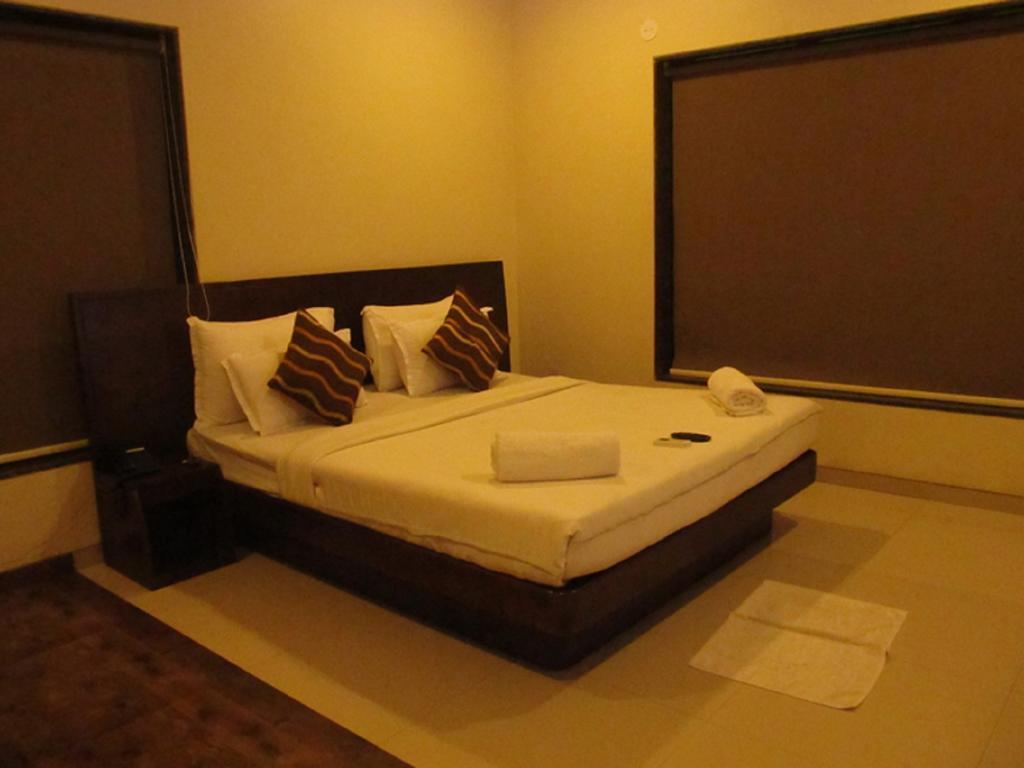 Hotel Sai Regency Daman Exterior photo