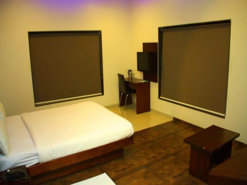 Hotel Sai Regency Daman Exterior photo